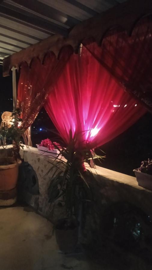 Karafil Guesthouse Gjirokaster Ngoại thất bức ảnh