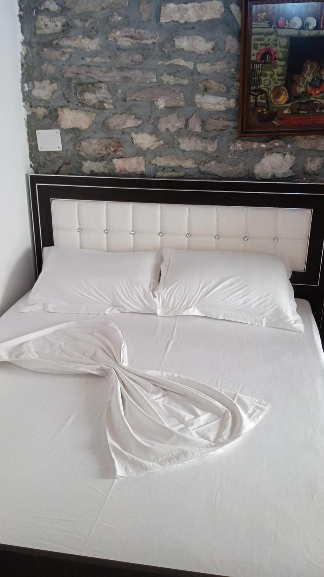 Karafil Guesthouse Gjirokaster Ngoại thất bức ảnh